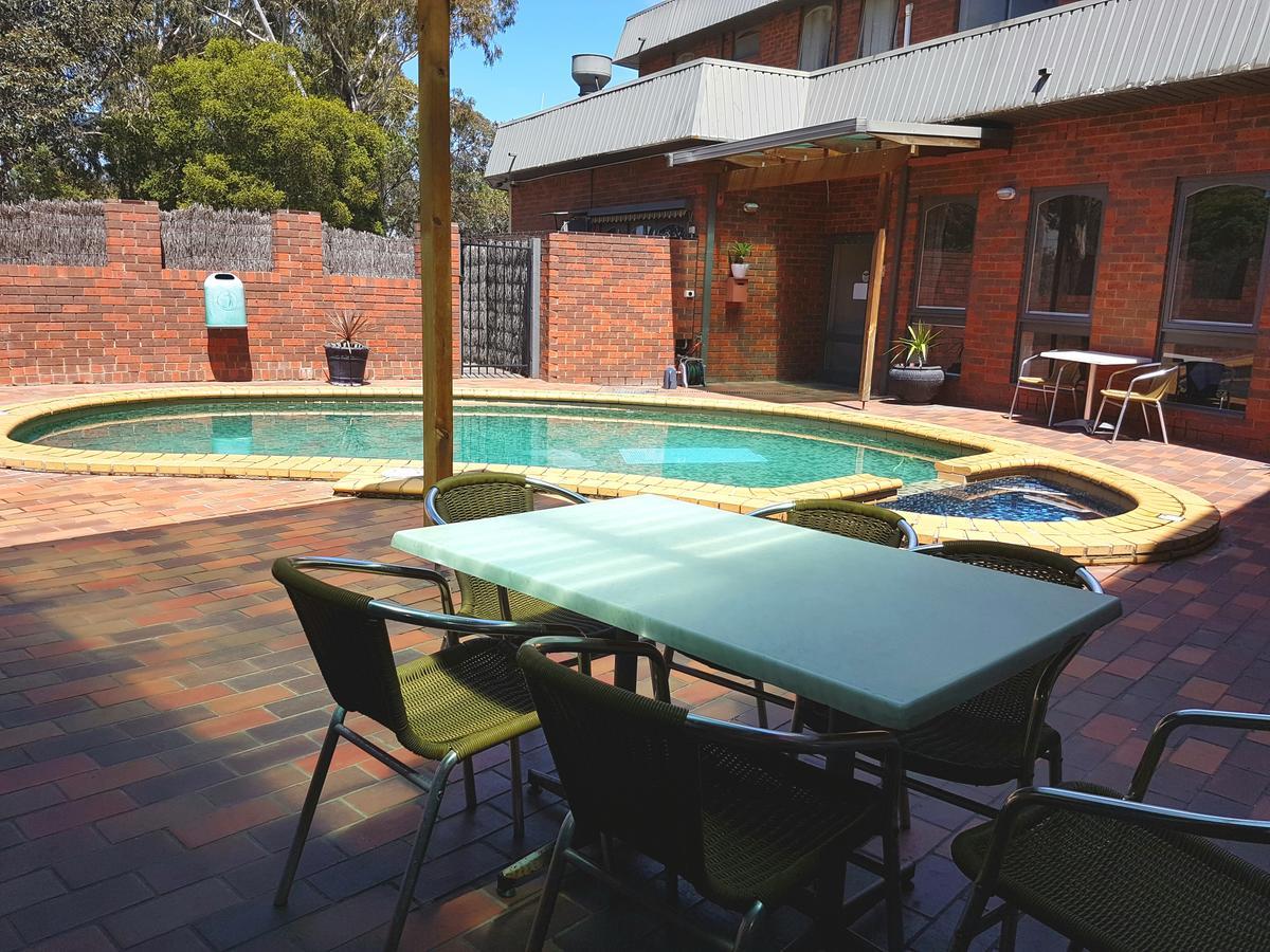 Hotel Cavalier Wantirna South Esterno foto