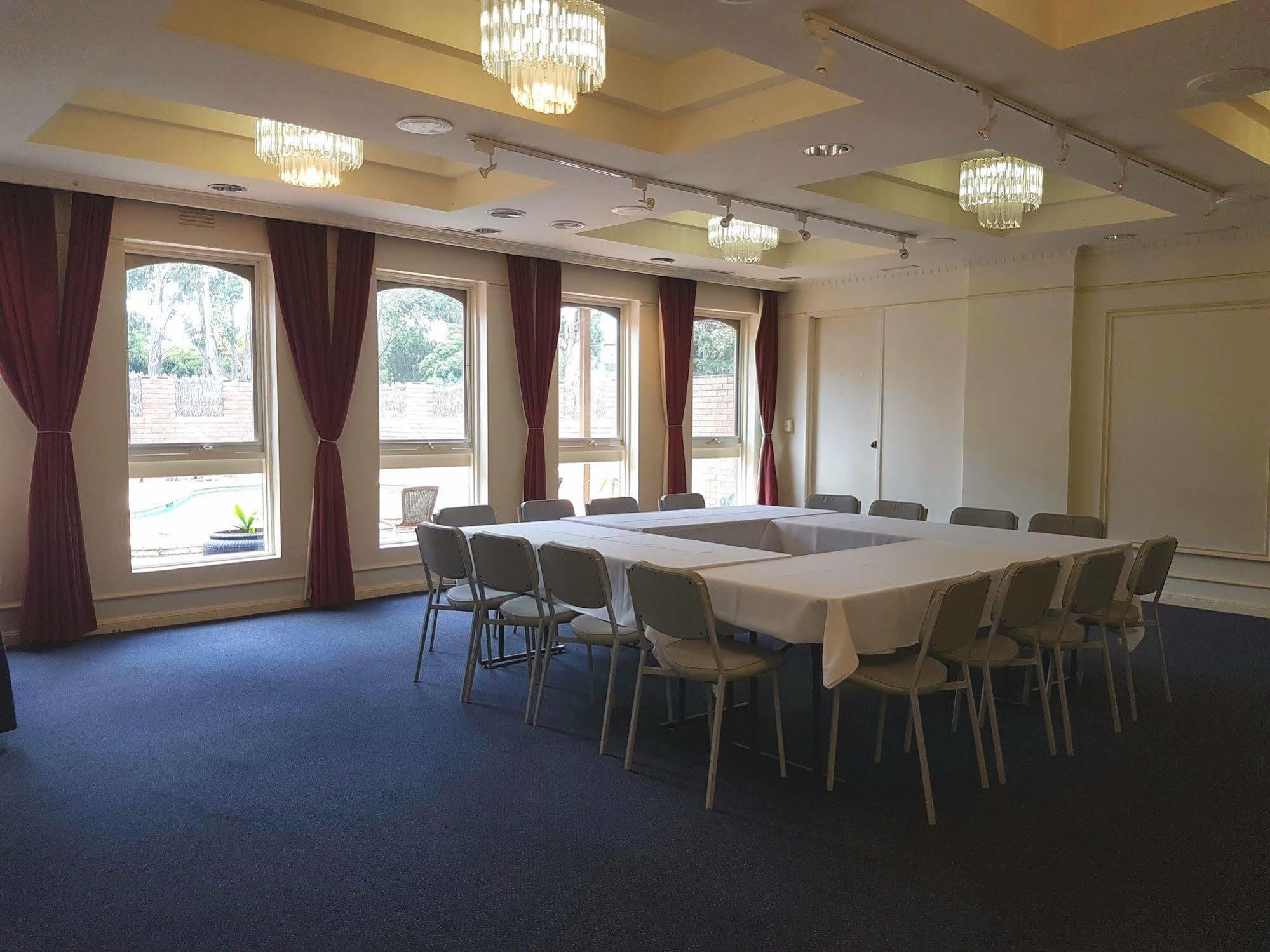 Hotel Cavalier Wantirna South Esterno foto